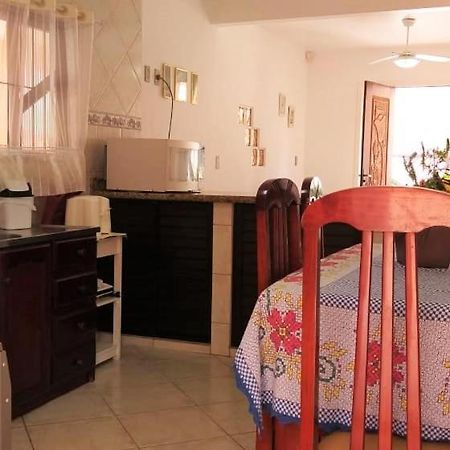 Casa 02 Dorm Na Rua Salmao Villa Bombinhas Buitenkant foto
