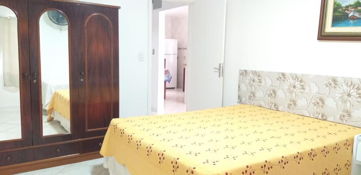 Casa 02 Dorm Na Rua Salmao Villa Bombinhas Buitenkant foto